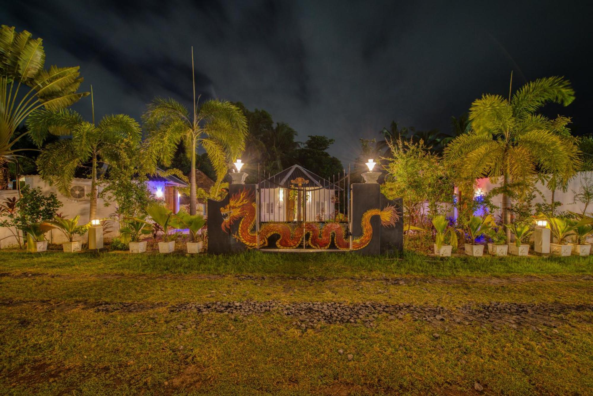 Le Epic Resort Virampattinam Exterior photo