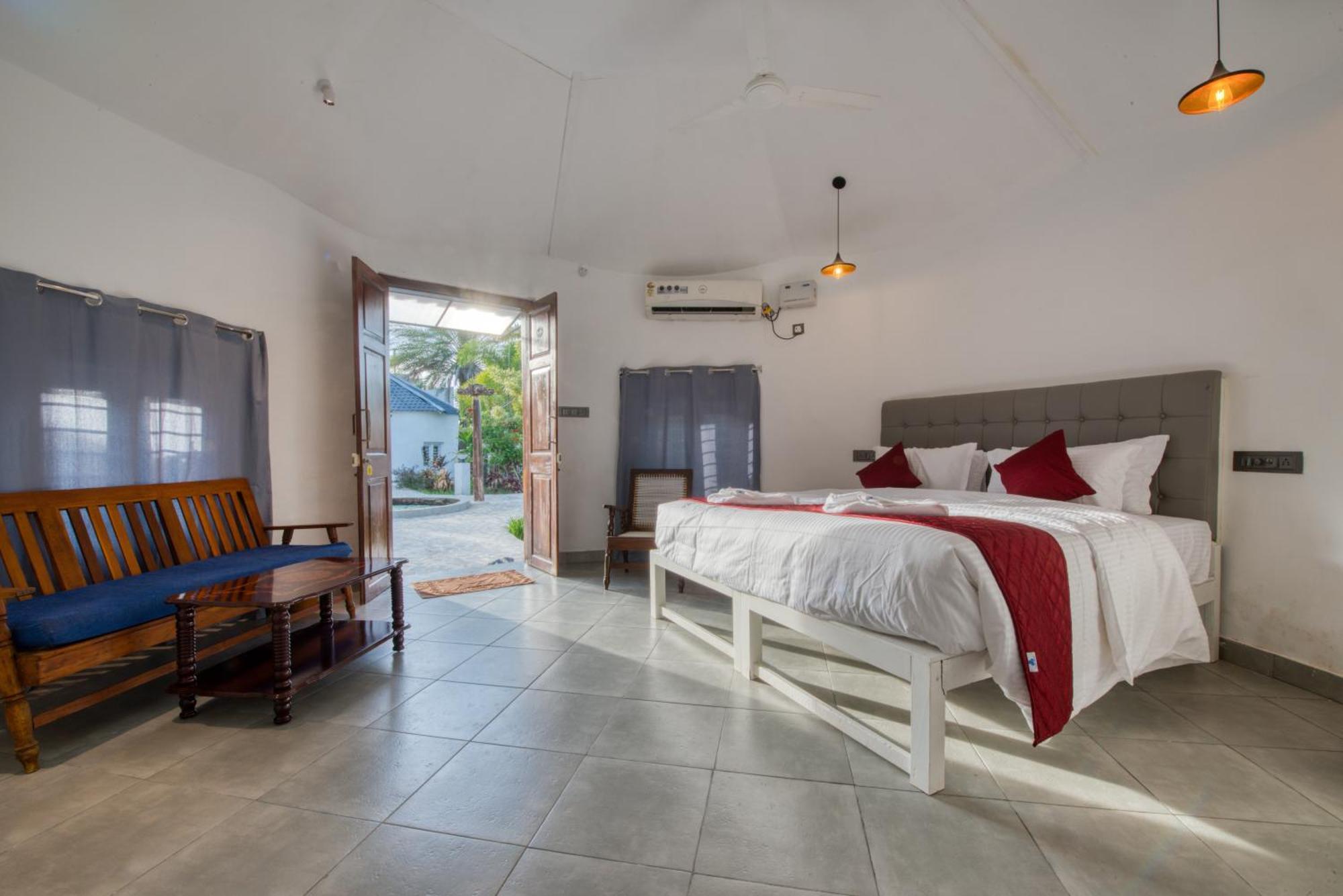 Le Epic Resort Virampattinam Exterior photo