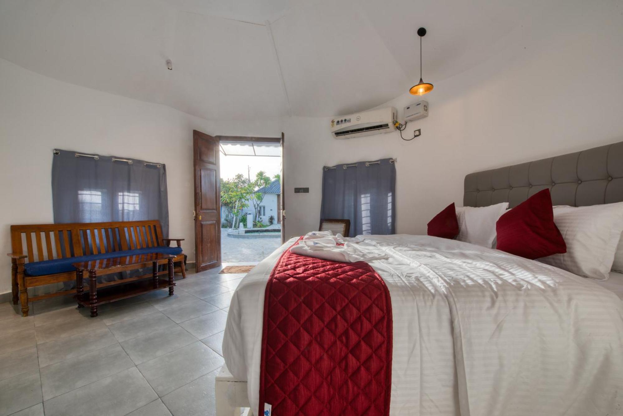 Le Epic Resort Virampattinam Exterior photo