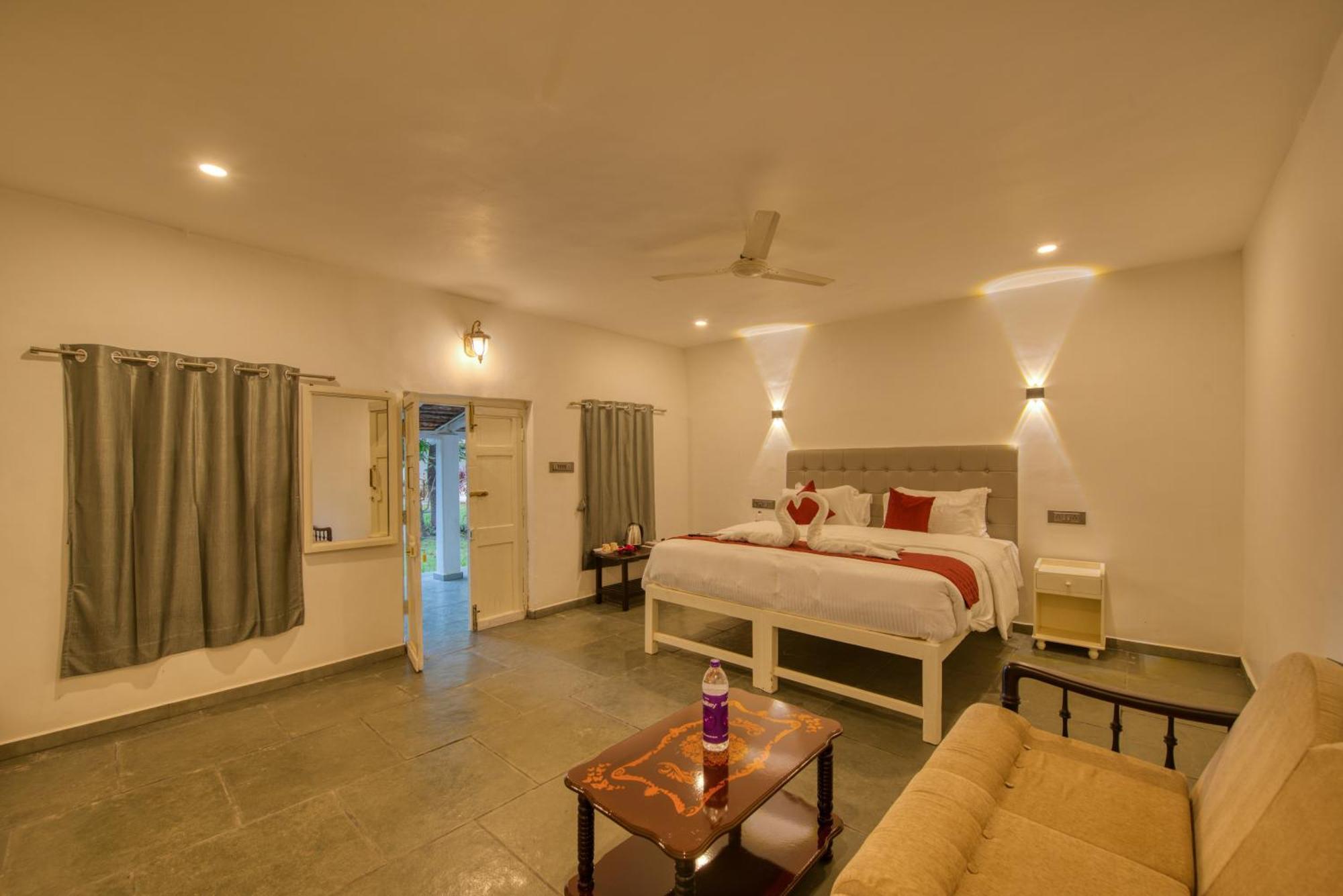 Le Epic Resort Virampattinam Exterior photo