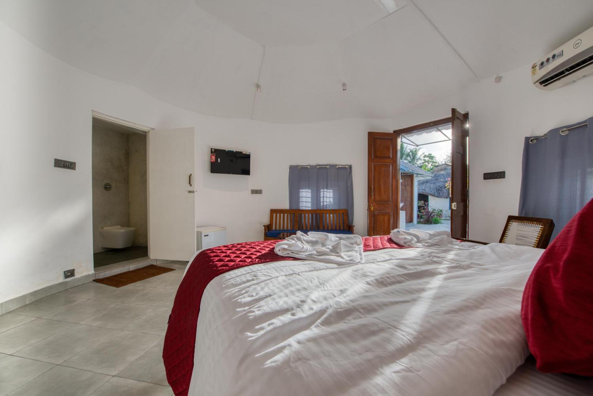 Le Epic Resort Virampattinam Exterior photo