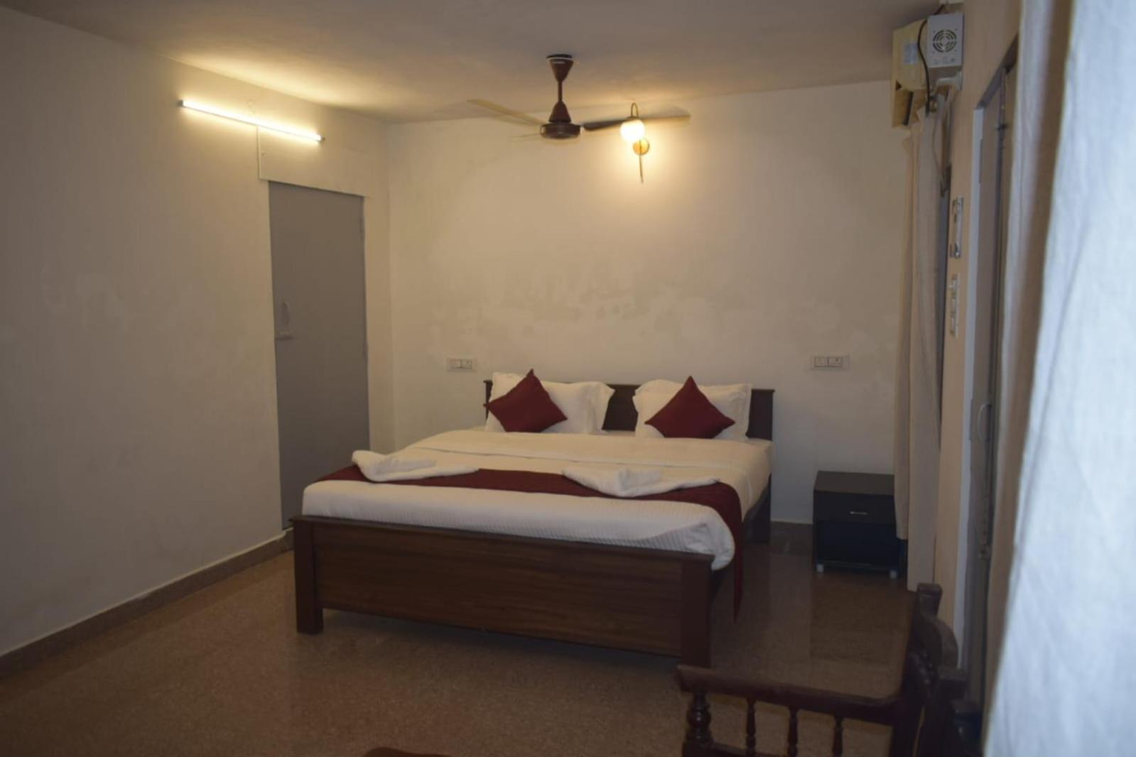 Le Epic Resort Virampattinam Exterior photo