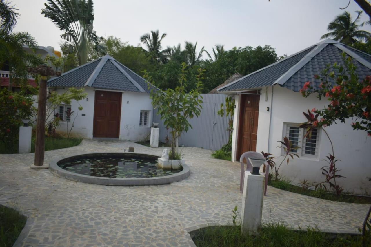 Le Epic Resort Virampattinam Exterior photo